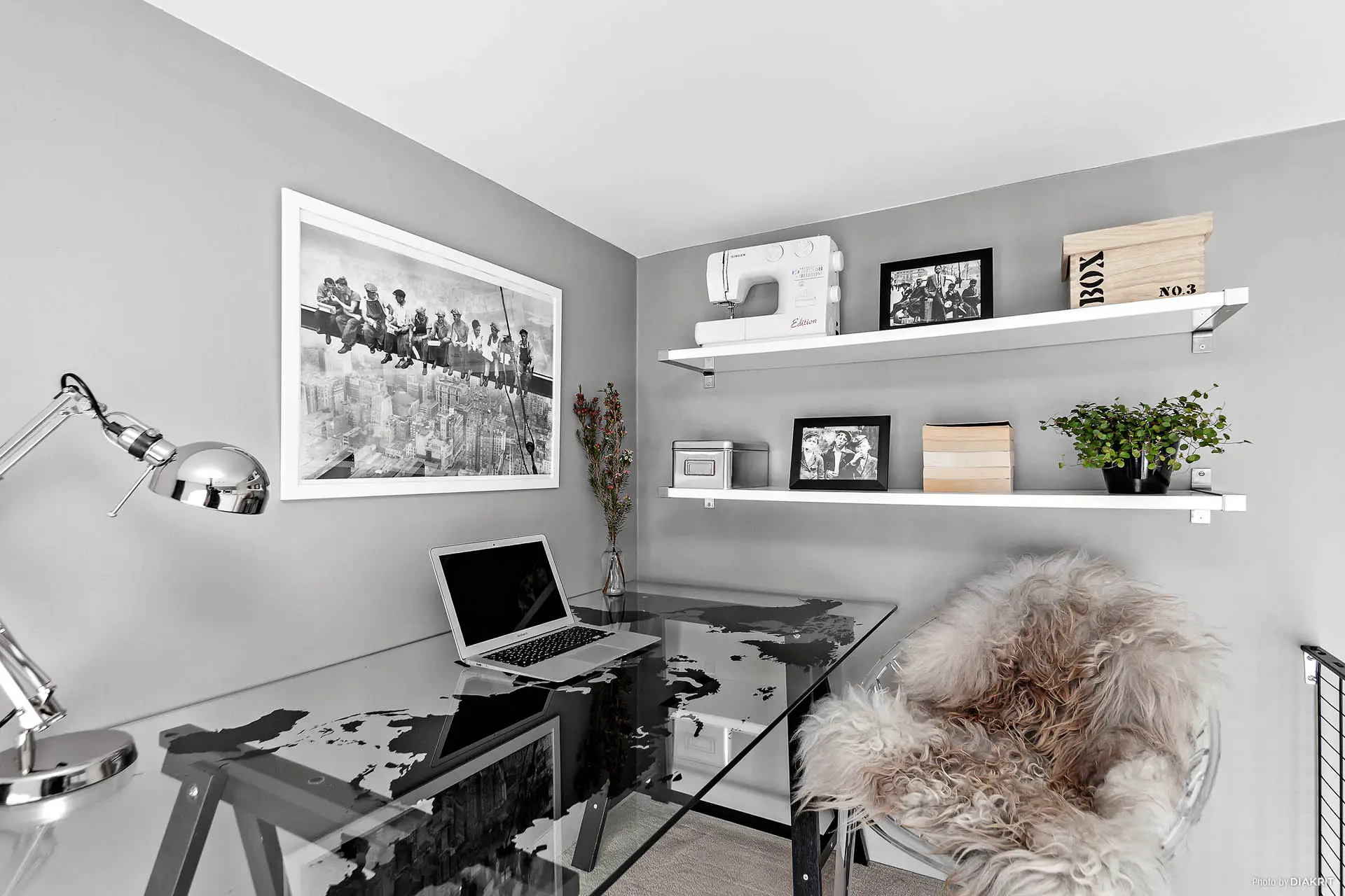 城市景观下的卧室阁楼设计-15