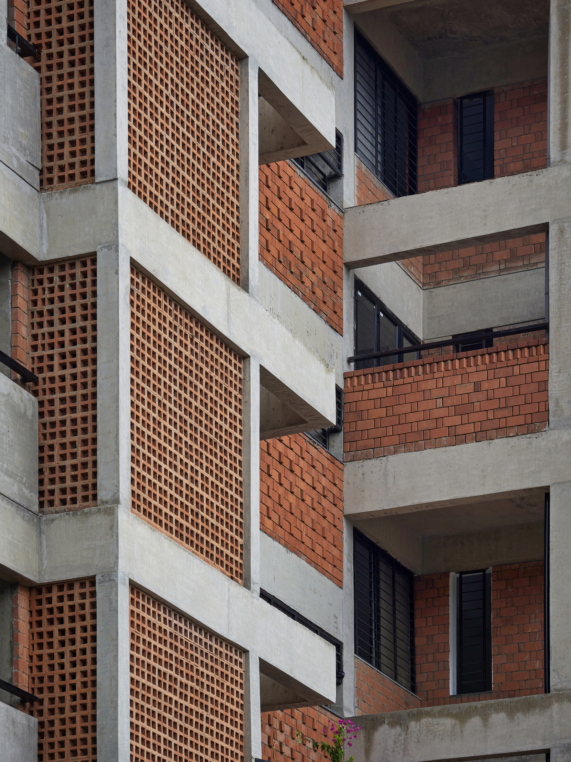 Housing Apartment at Badade Nagar / Studio Frozen Music-44