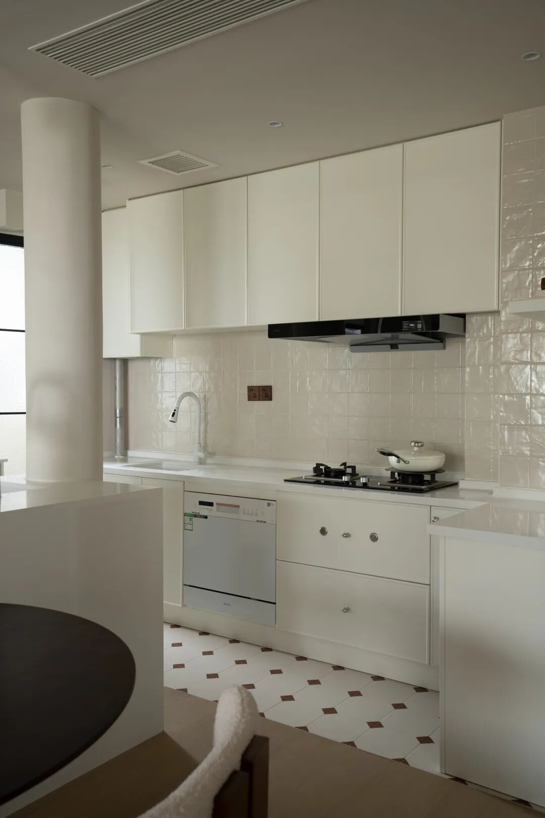 无向空间设计｜三室改一室的中古奶油风魔法-47