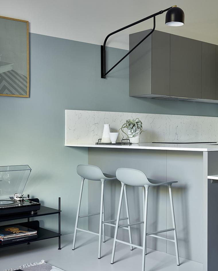 雅灰色 天空蓝，89㎡莫斯科柔和色调住宅  Workshop Studio-3