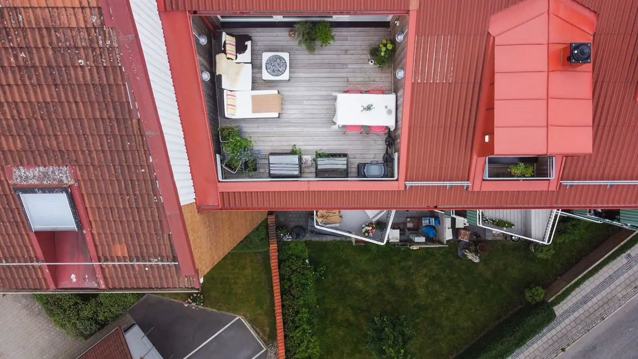 瑞典顶层复式公寓的露天阳台设计-20