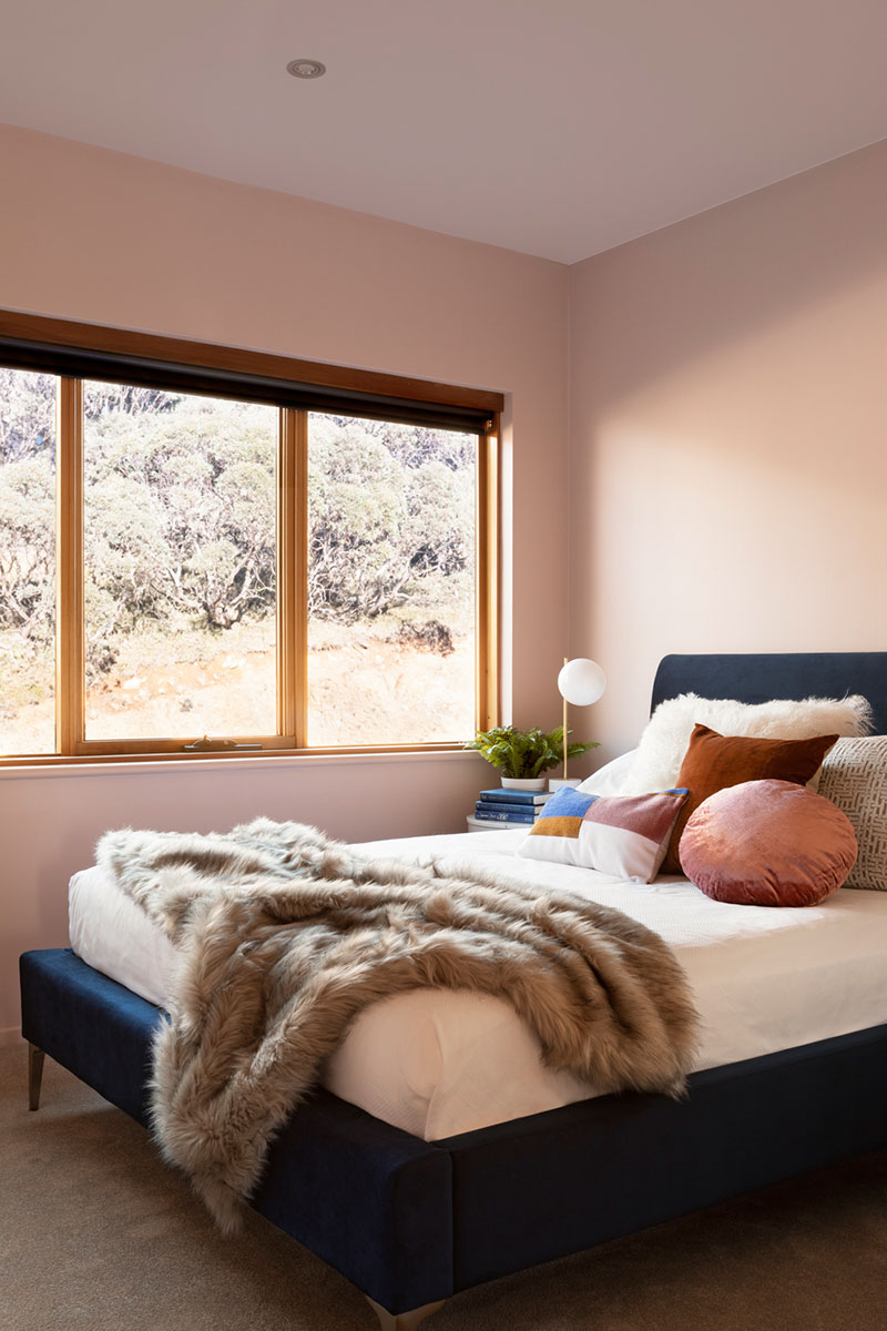 用色大胆的澳大利亚山区住宅-12