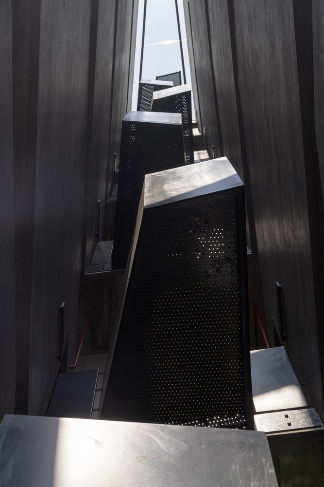 越南迷你酒店“Concon House”悬浮空间设计丨越南河内-26