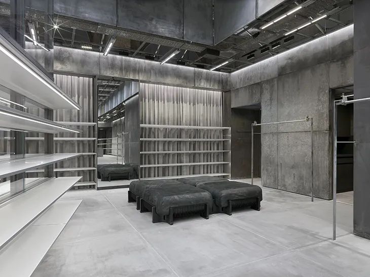 柏林 BALENCIAGA 服装店设计丨德国柏林-3