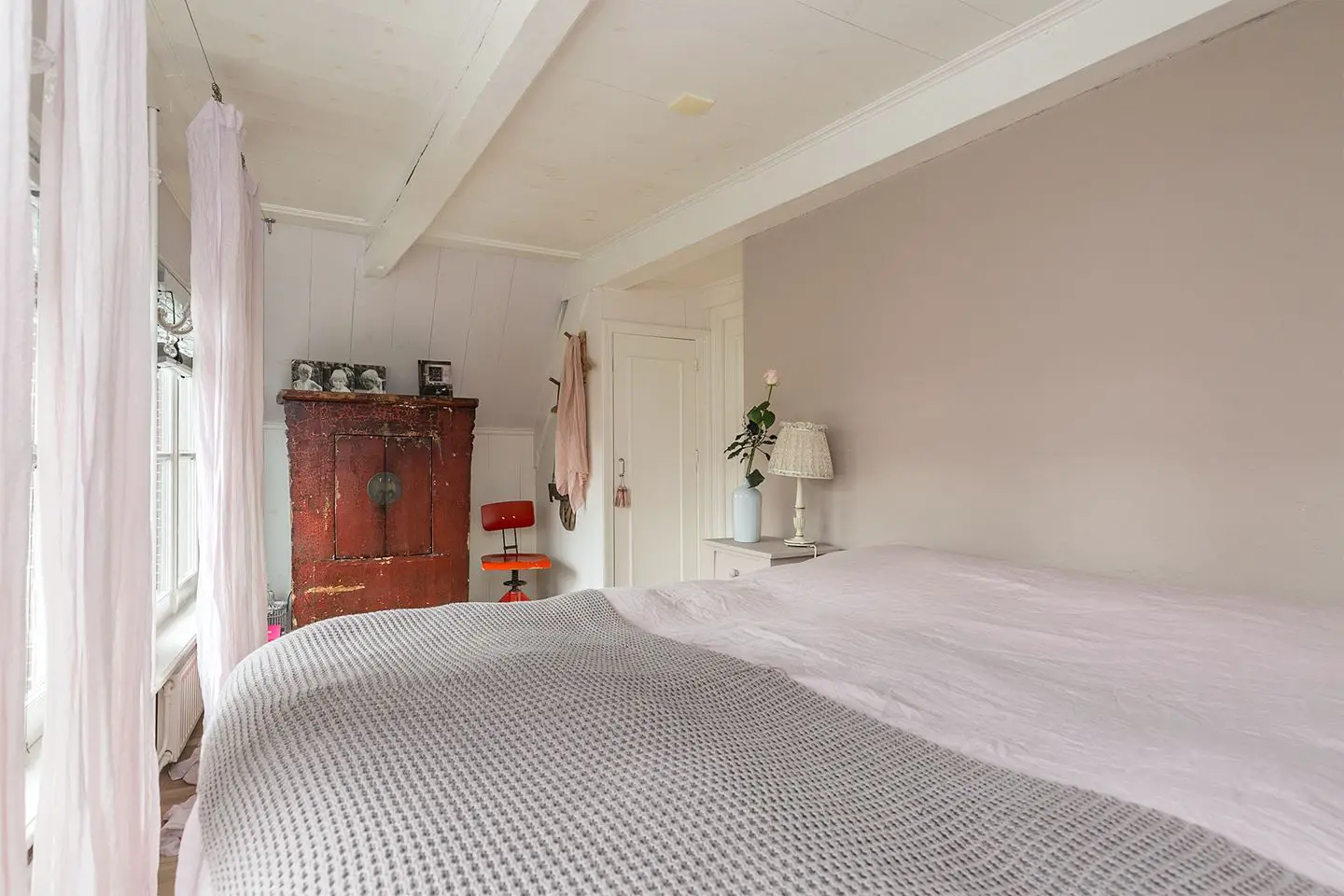 荷兰运河边古宅的现代魅力-11