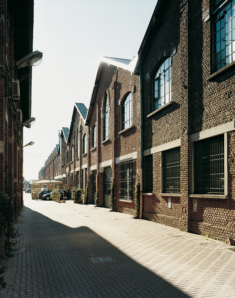 米兰百年工厂复兴,打造多功能活动空间-24