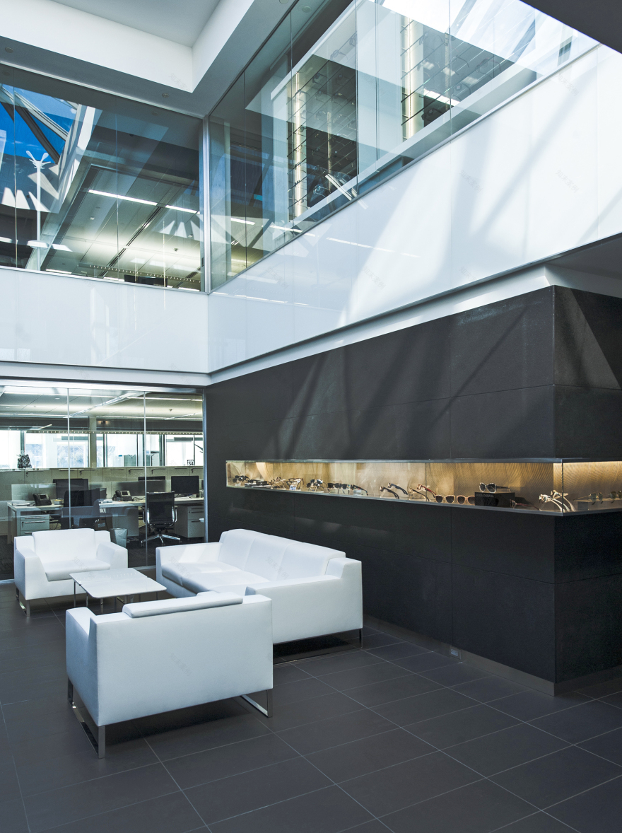 摩登 Luxottica 集团办公室 | 红白灰演绎高效工作环境-18