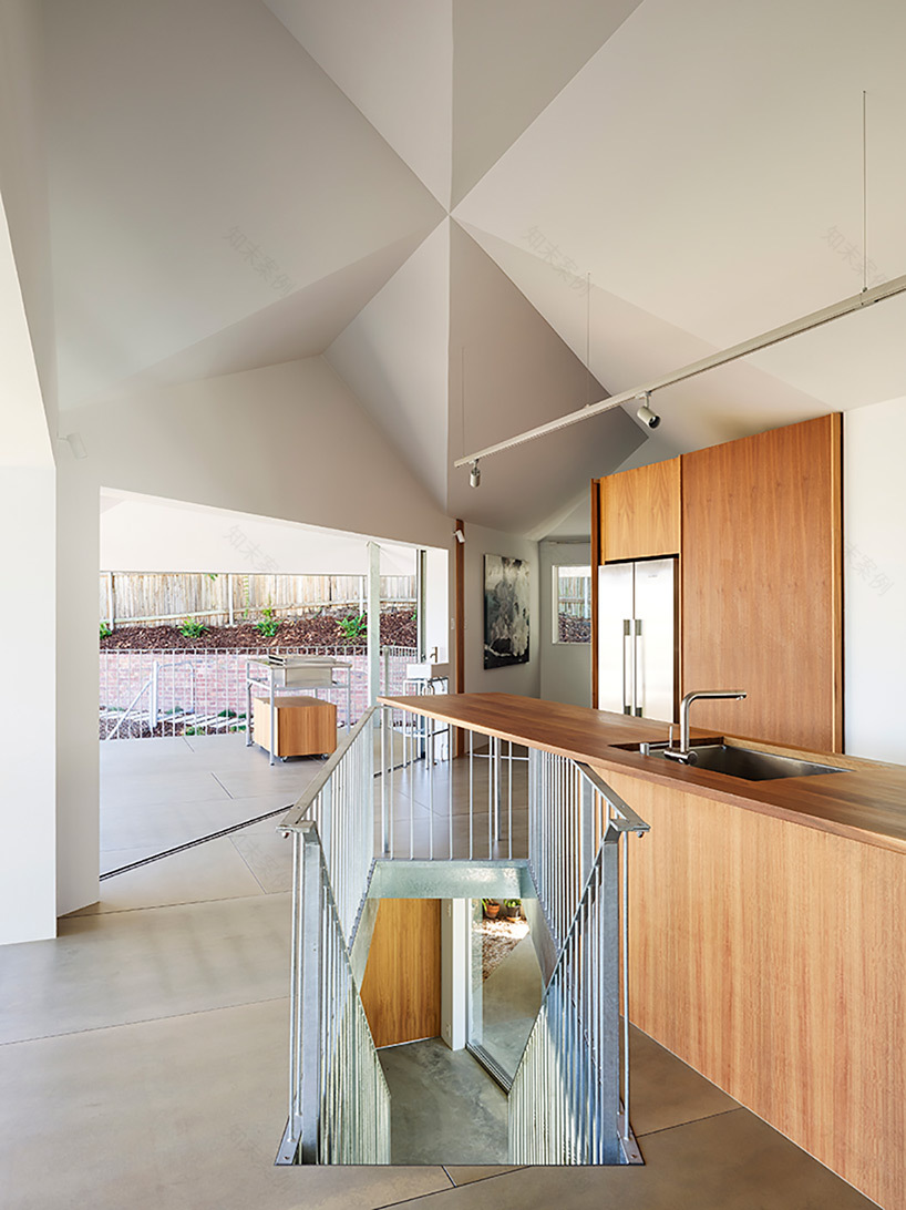 澳大利亚布里斯班山坡别墅 Tato Architects + Phorm architecture-4