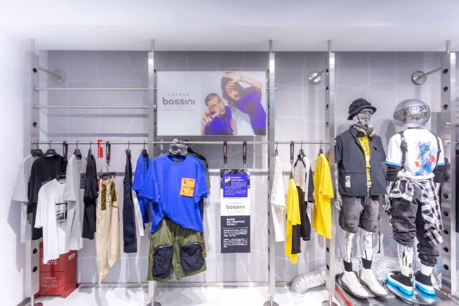 重庆 BOSSINI·X 潮牌全新形象店铺设计丨中国重庆-10