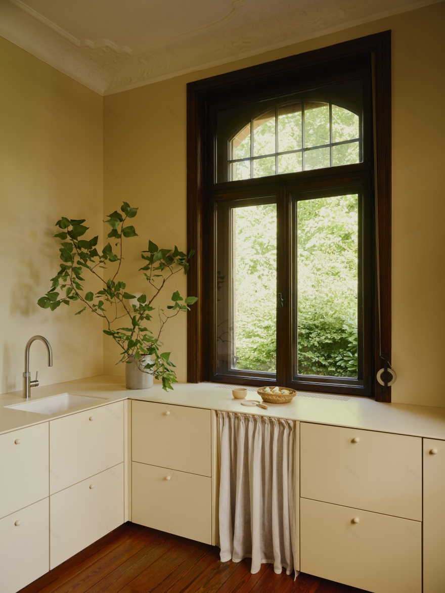 康斯坦策·拉德纳的SNB住宅丨德国威斯巴登-28