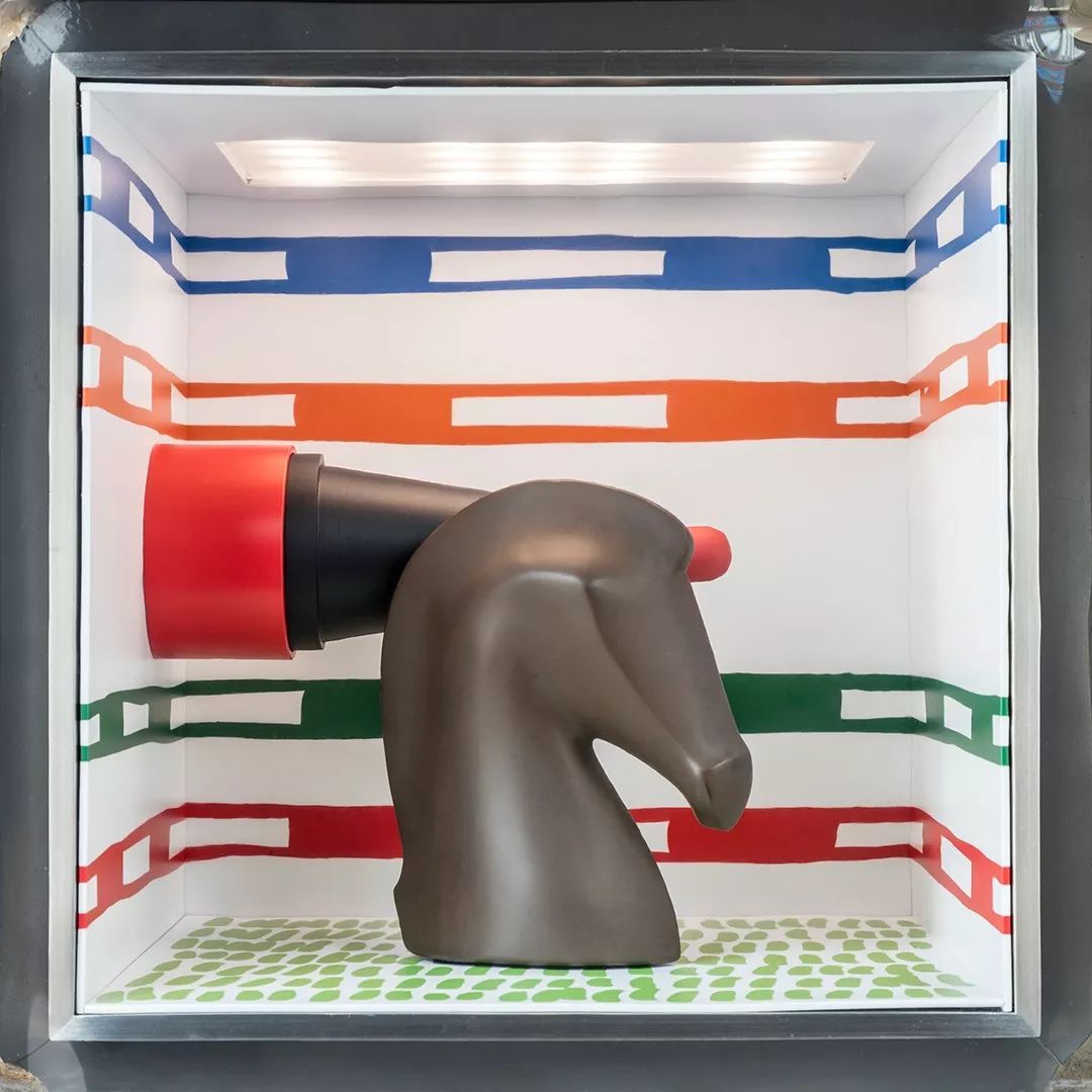 爱马仕橱窗里的梦幻色彩-12