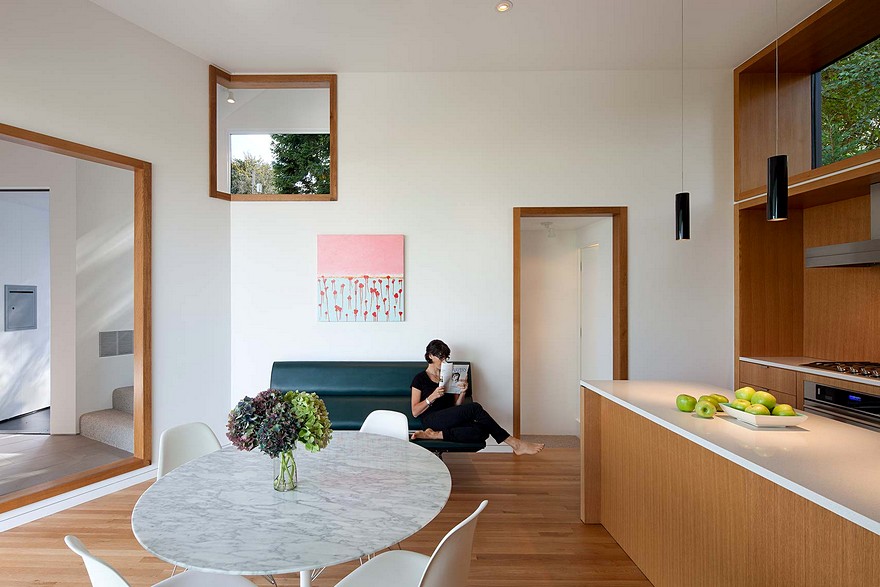 Modern Vertical House Accessed by a Steel Pedestrian Bridge-18