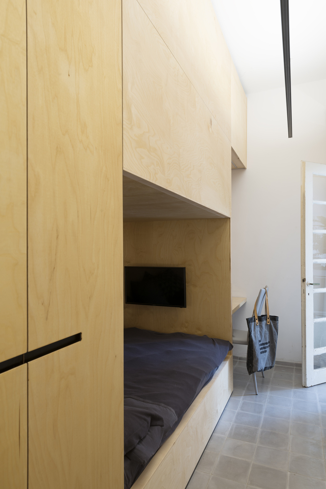 Long and Slender  XS Studio for compact design-38