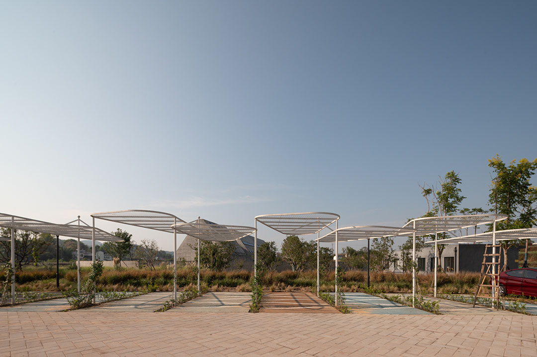 江小白乡村俱乐部 | 现代建筑与自然的共生-10