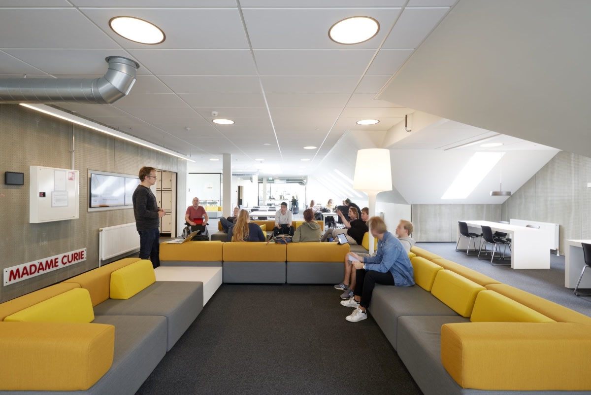 丹麦 VUC Aabenraa 大学动态学习空间丨ZENI arkitekter-22