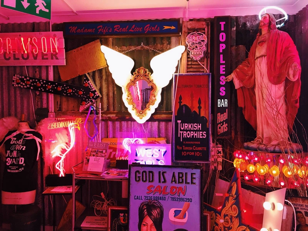 伦敦“上帝的垃圾场” | 霓虹灯的迷幻世界-8