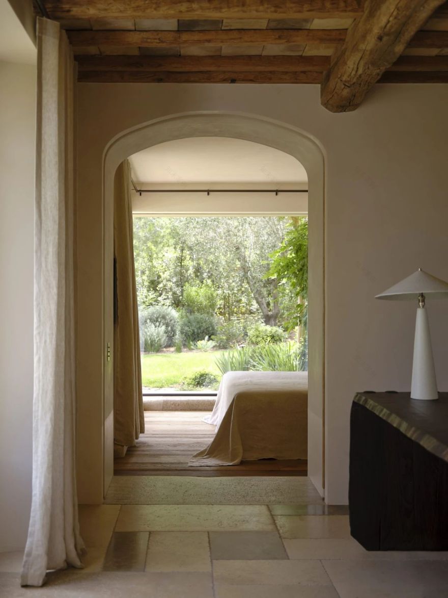 法国南部山间别墅Les Jours Heureu·丨Caprini Pellerin建筑事务所-39