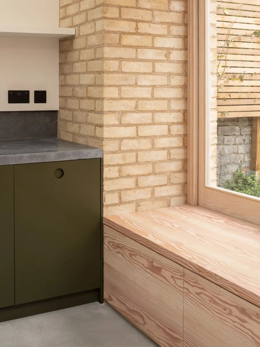 伦敦 Vestry Road 简约住宅 | 自然光线与天然材料的巧妙融合-6