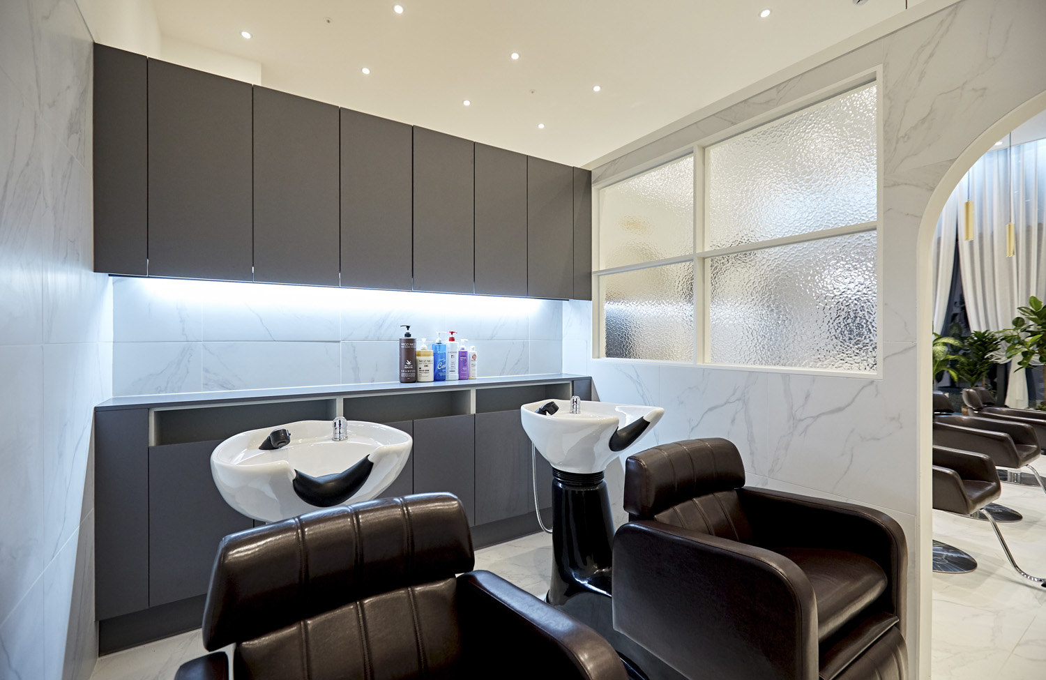 18 平米现代美容院空间设计，展现极简美学魅力-13