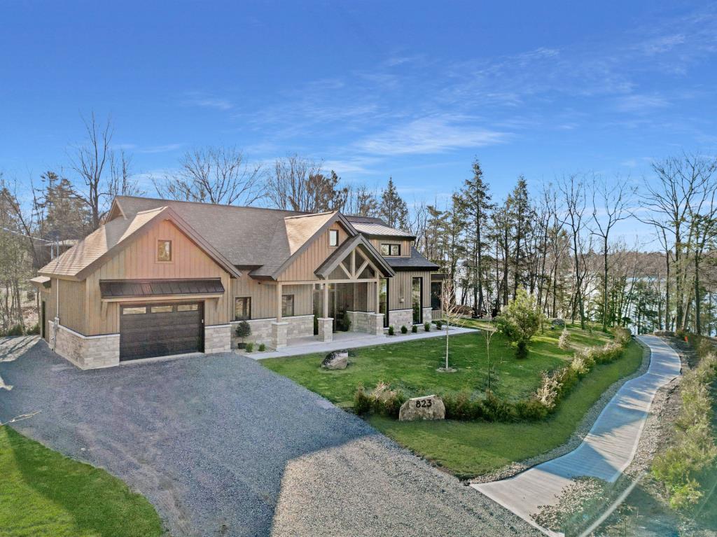 劳伦琴地区水边豪华房产丨Joli Joli Design-40