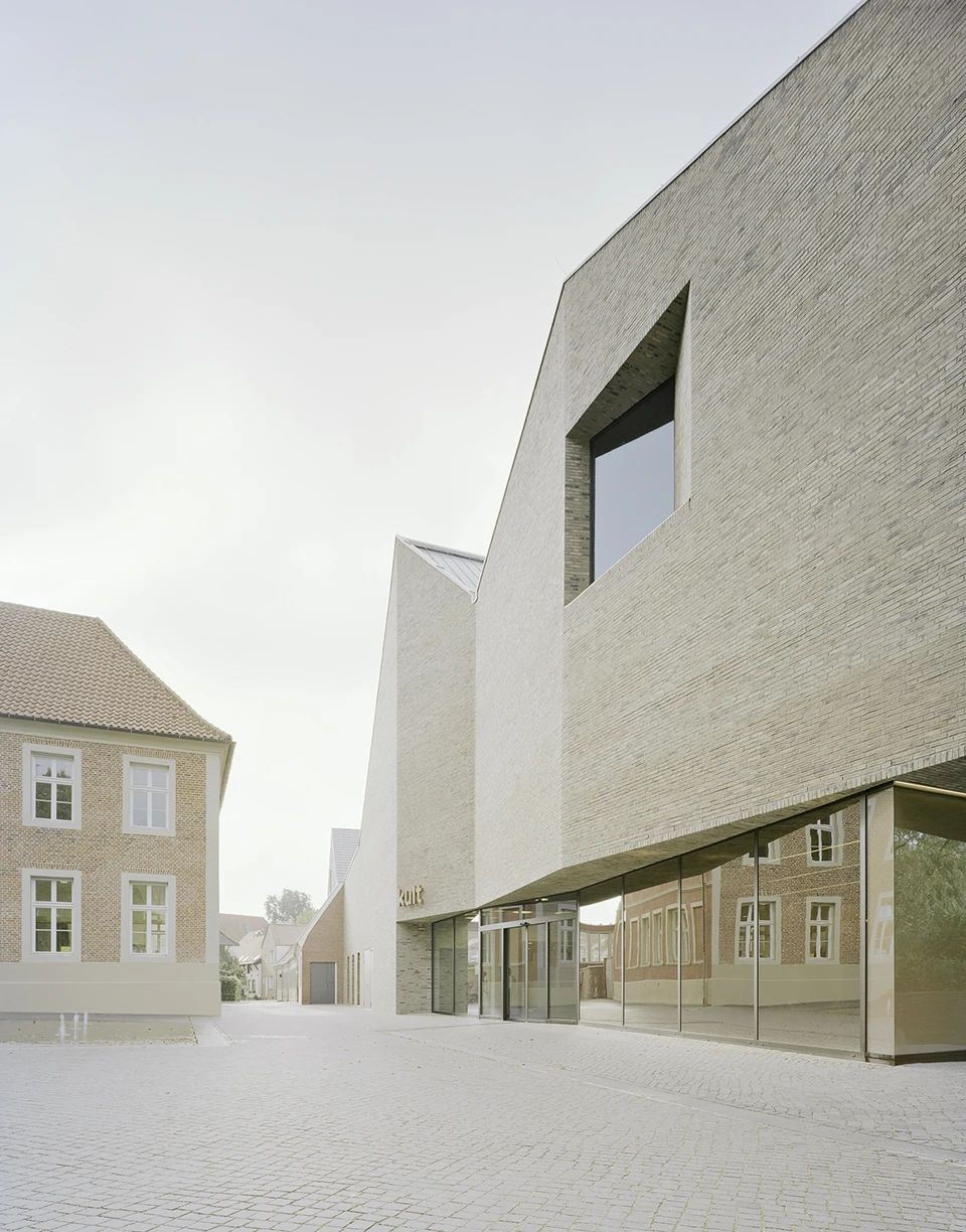 Pool Leber建筑事务所 | 理性与诗意的完美结合-34