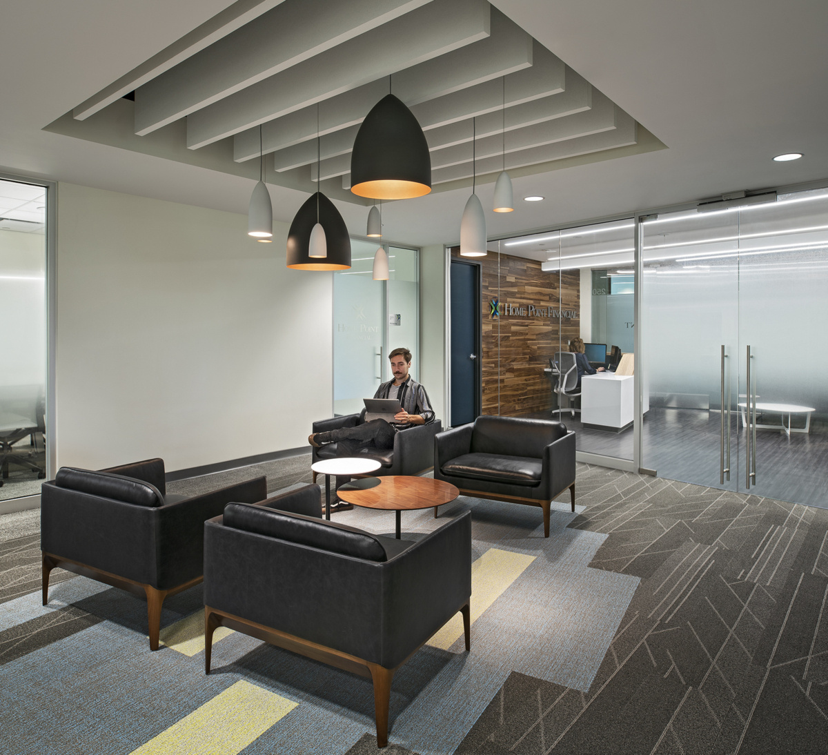 Home Point Financial Ann Arbor 办公室 - 自然光线与协作空间的完美结合-14