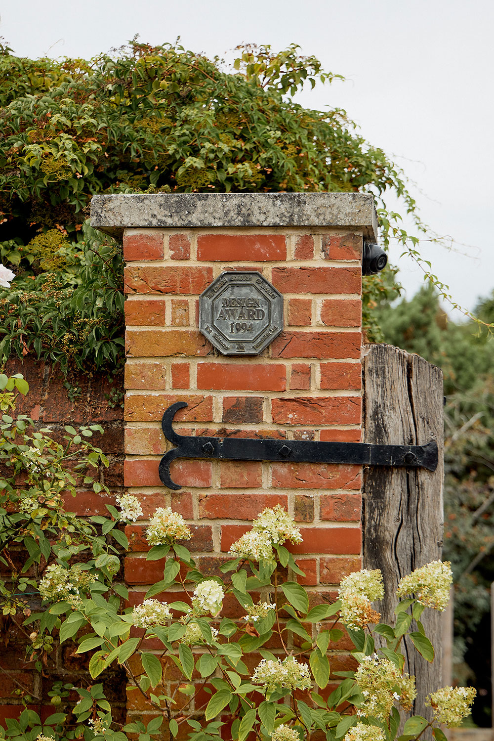 “伦敦郊区 18 世纪乔治亚式别墅 | 绿意中的古典英伦风”-25