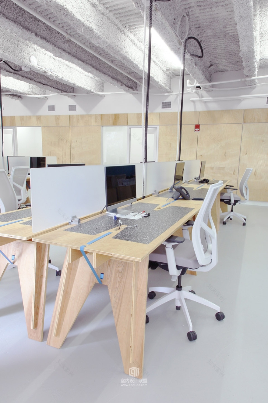 连家具都自己做的超简装低碳办公室,波士顿,美国-9