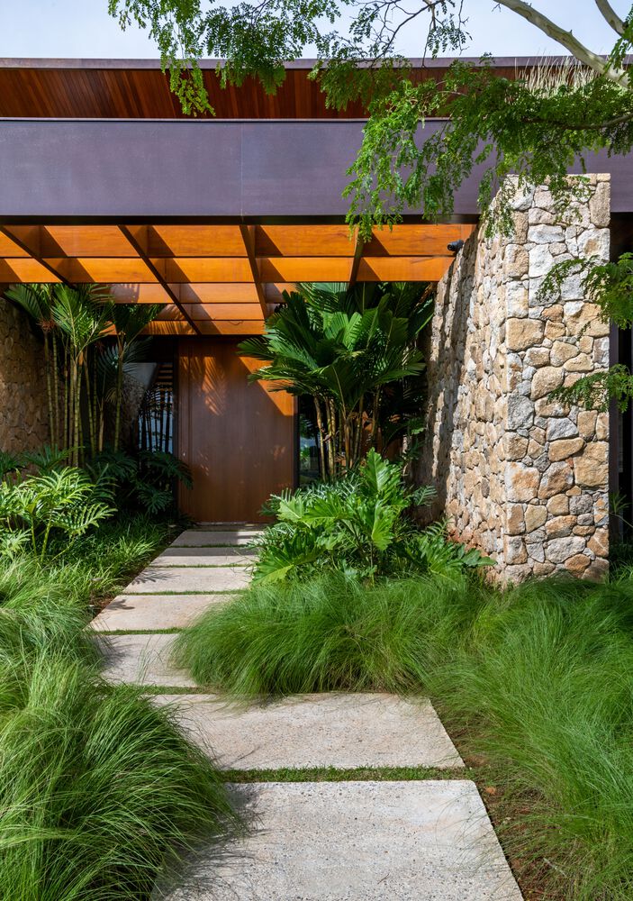 绿意盎然与自然共生的巴西家庭住宅丨巴西圣保罗-40