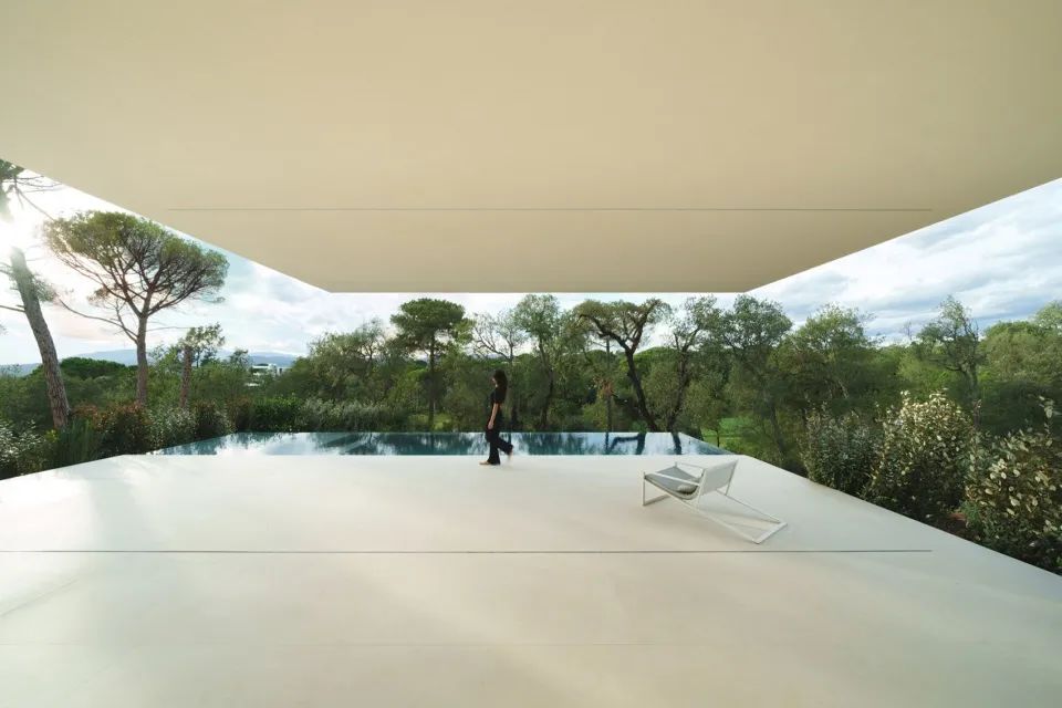 Camiral住宅：由环境雕塑而成的形态-30