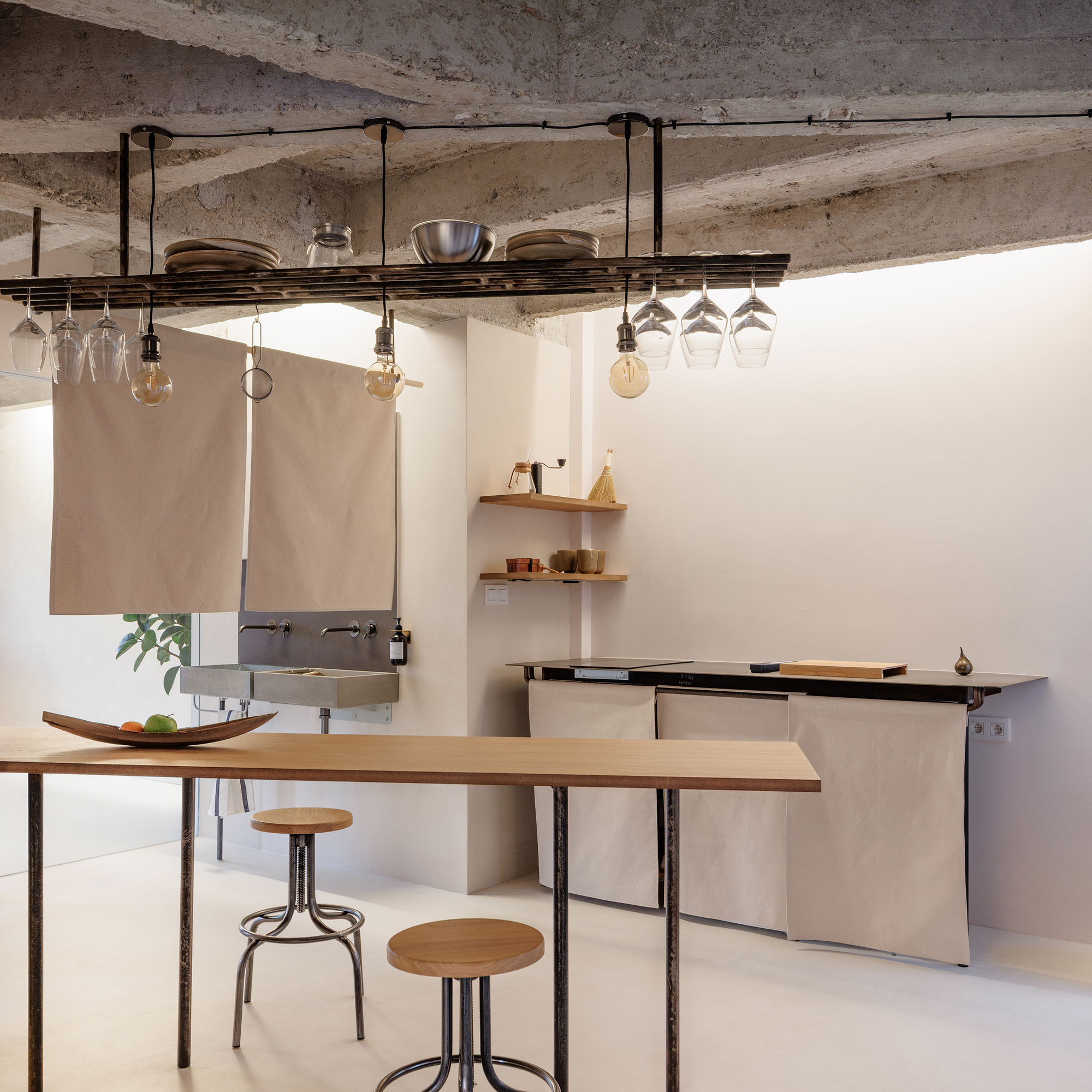 Apartment Conversion into a Creative Studio / alchitekt-23