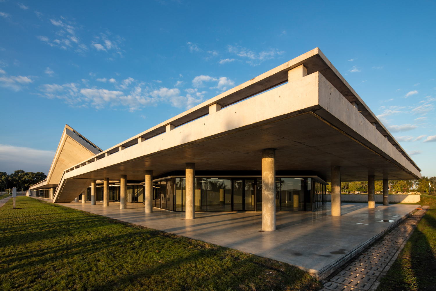 融合景观的圣克拉拉公园 Pavilion in Parque Santa Clara-29