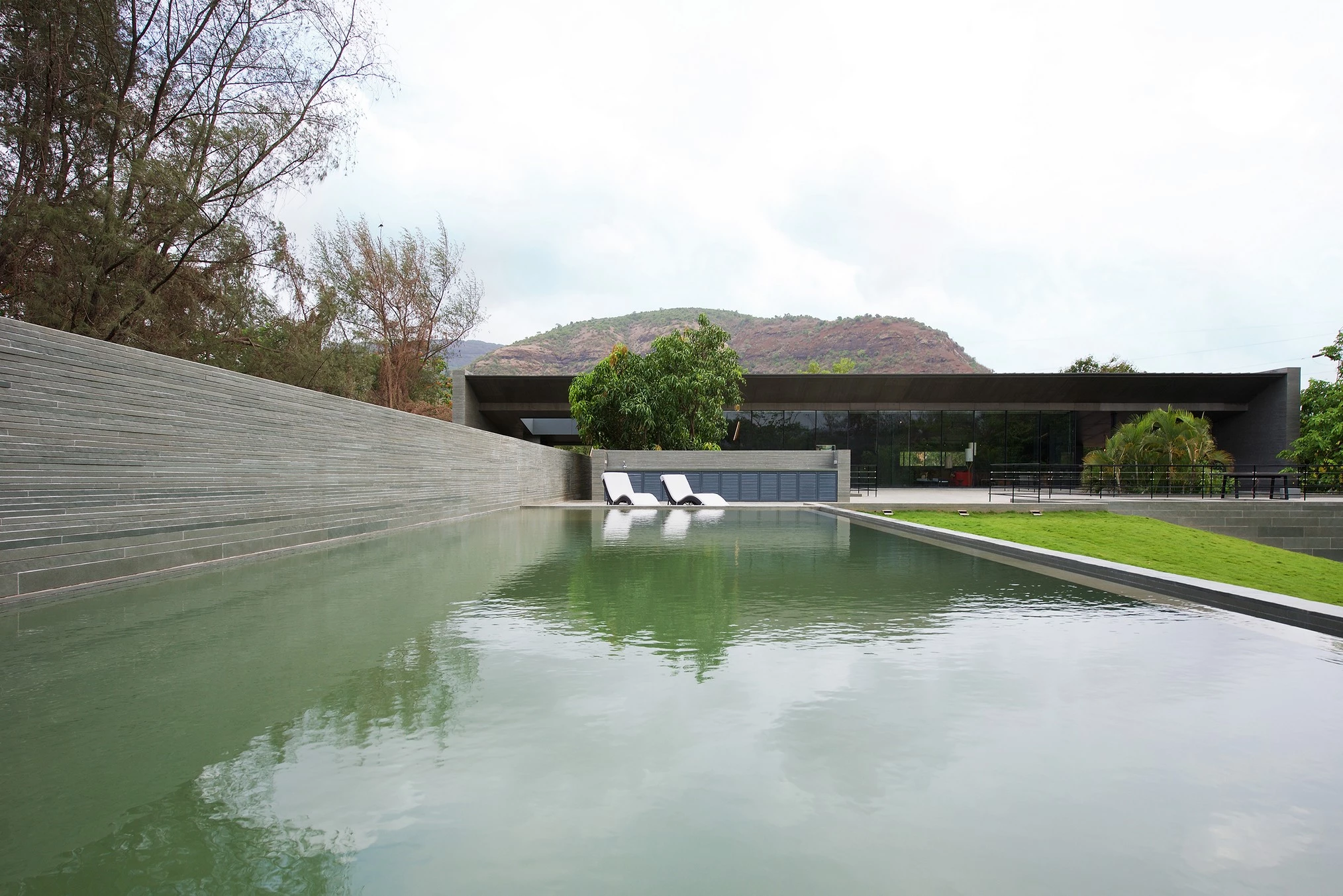 印度 Malavli 第二住宅 · SPASM Design Architects 的自然奇观-23