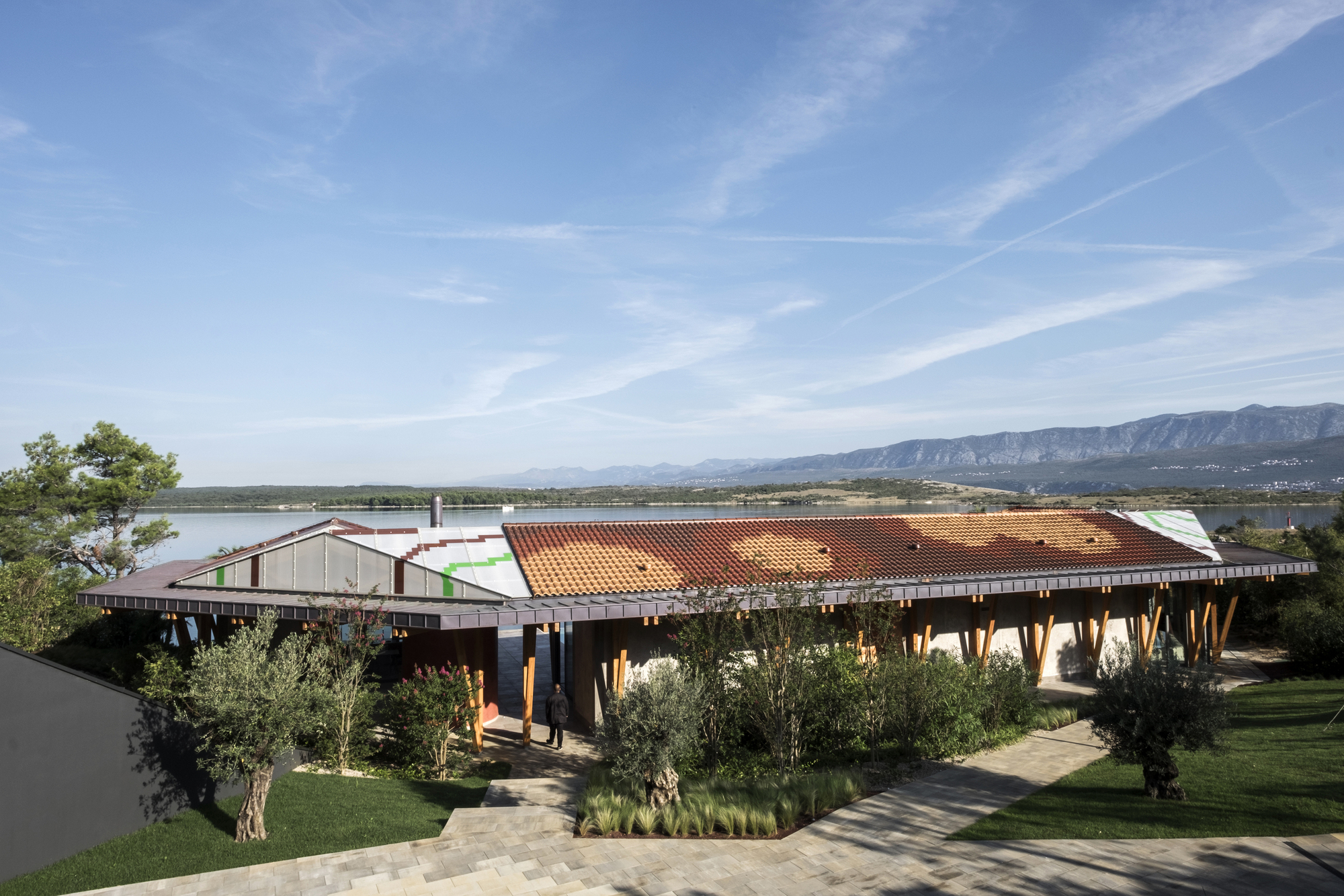 Wooden House / Turato Architects-30