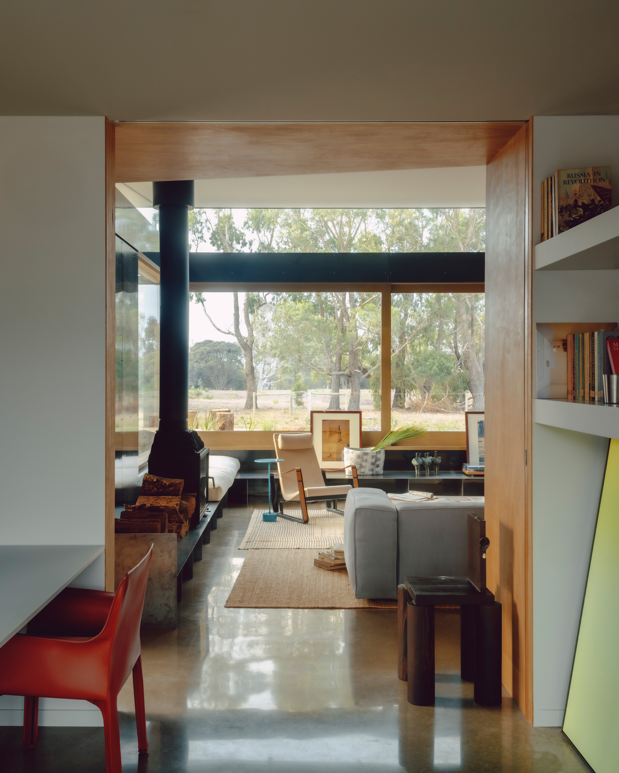 铁木树皮屋（注：Ironbark是一种澳大利亚的硬木，叫铁木树，这里推测可能是用铁木树皮建造的房屋） 丨澳大利亚丨Not All Architecture-31