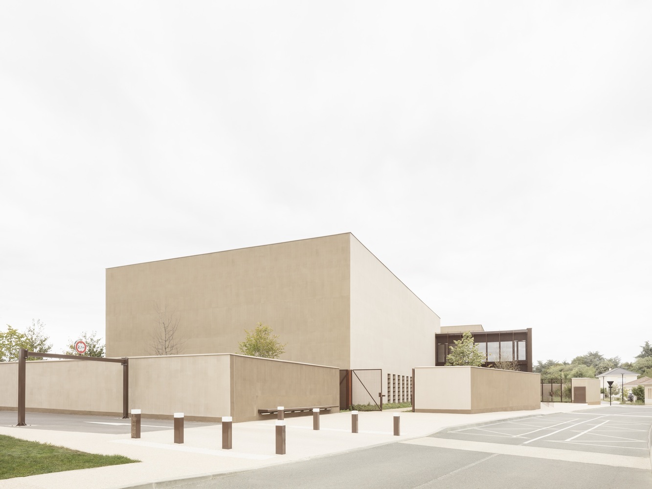 乡城之间的体育中心-11