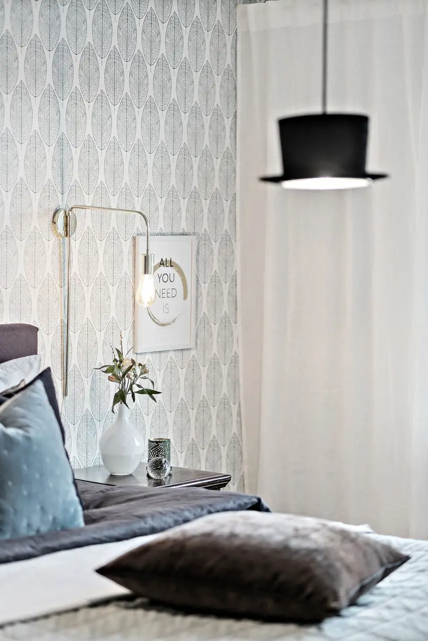 瑞典公寓个性设计 | 壁纸与油漆的巧妙运用-13