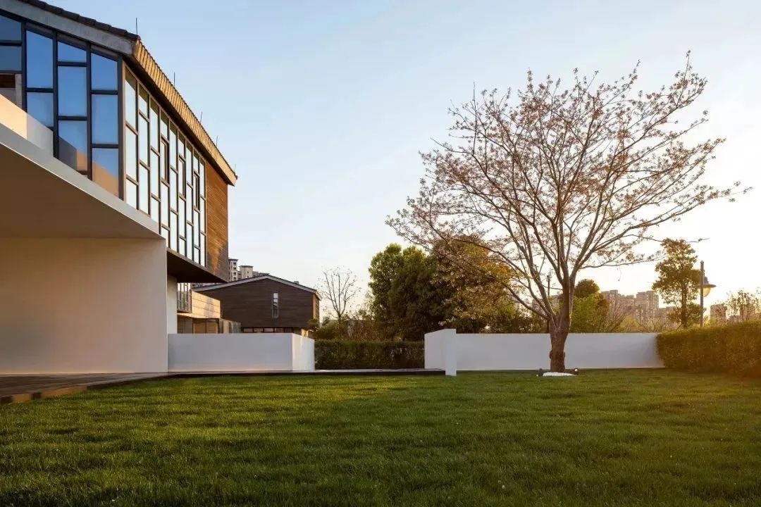 刘雯 700㎡极简工作室丨W.DA 王践设计-21