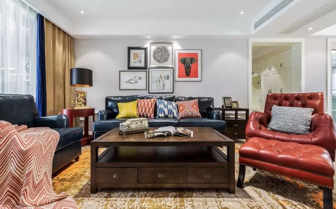 美式三居室,浅色硬装搭配鲜艳软装,雅致贵气-24