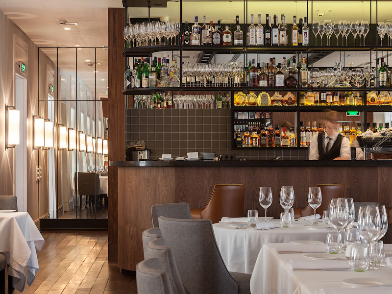 莫斯科 Semifreddo 餐厅 | 砖墙裸露,简约精致-19