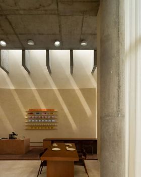 巴塞罗那的爵士乐咖啡馆 Jaç Hifi Café丨西班牙巴塞罗那丨Ligia 和 Arnau 夫妇