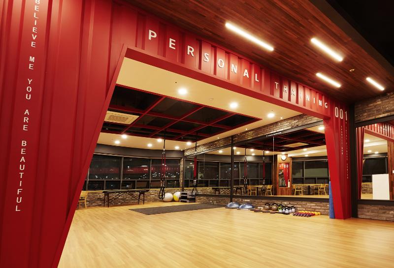 240 平运动中心，温馨舒适的空间设计-3