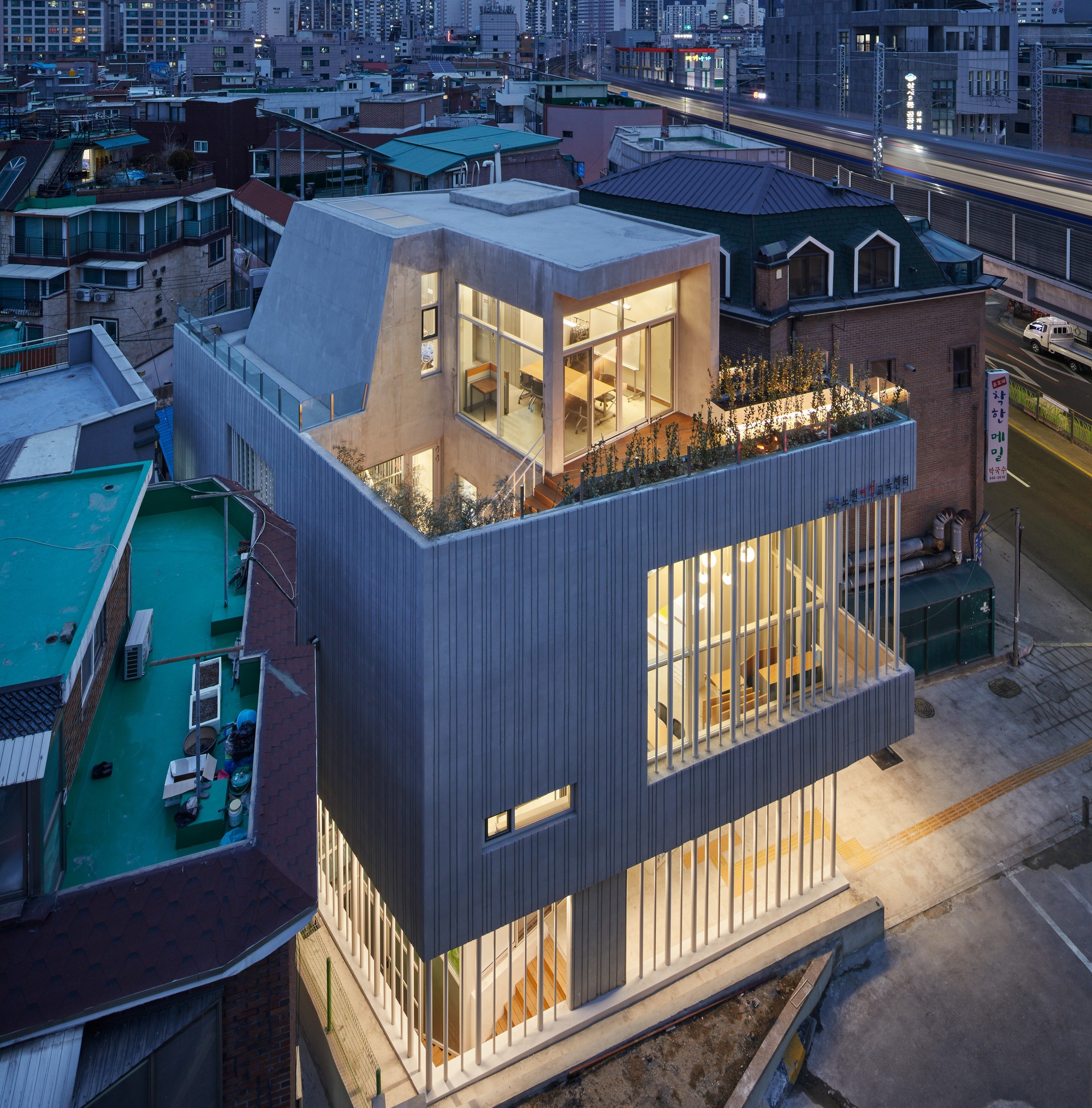 Nowon Women's Education Center / TPL Architects-27