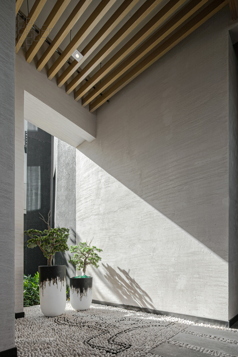 肇庆雅居乐香港城现代架空层空间设计丨中国肇庆丨鲲誉-20