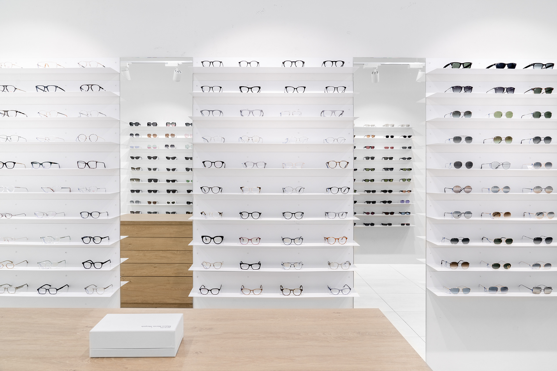IVISUAL 现代眼镜配饰旗舰店丨乌克兰基辅-6