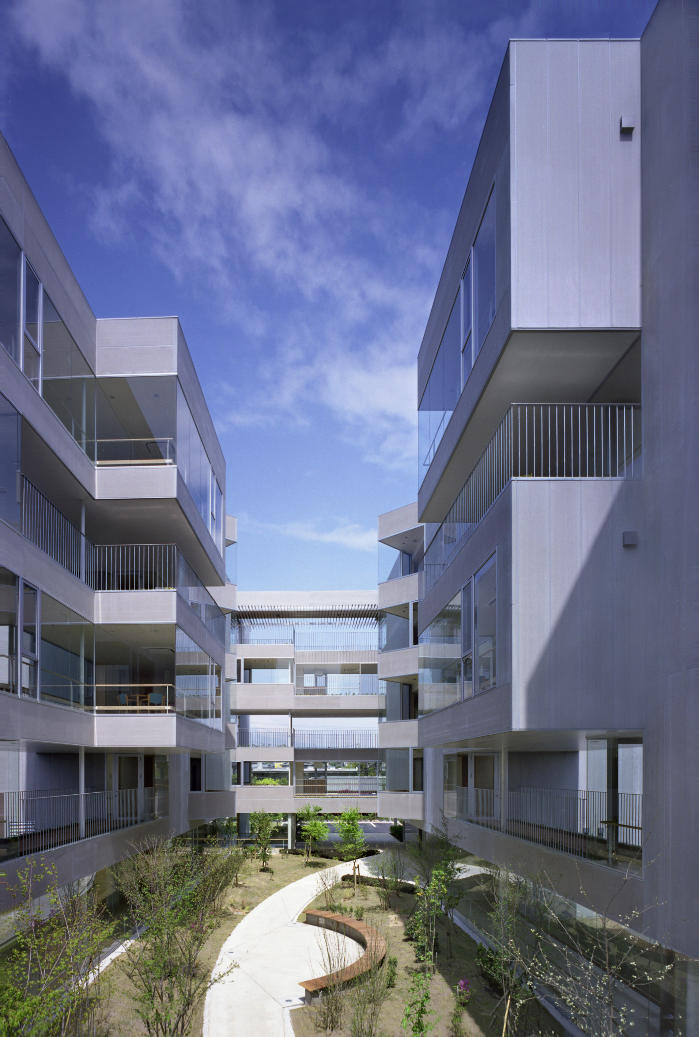 福井山峦间的温馨养老院-19