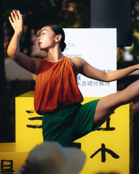 现代舞创作《风景中的家》丨无明确提及