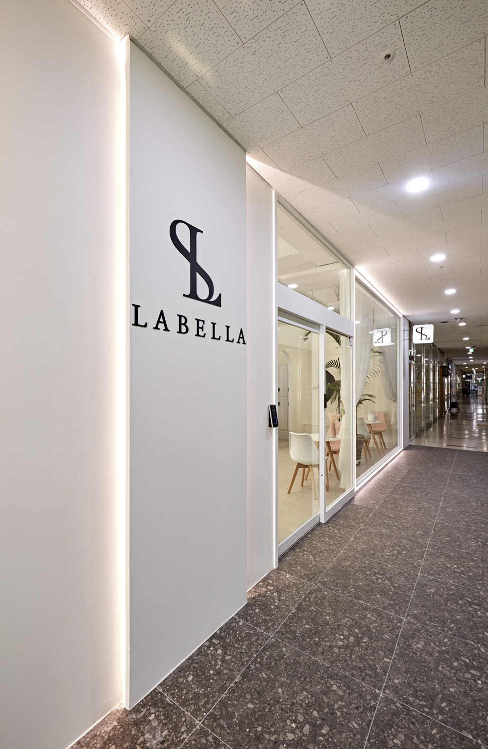 现代简约 46 平米美容室设计-24