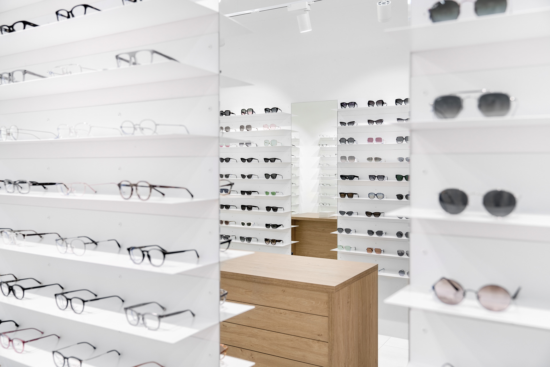 IVISUAL 现代眼镜配饰旗舰店丨乌克兰基辅-12