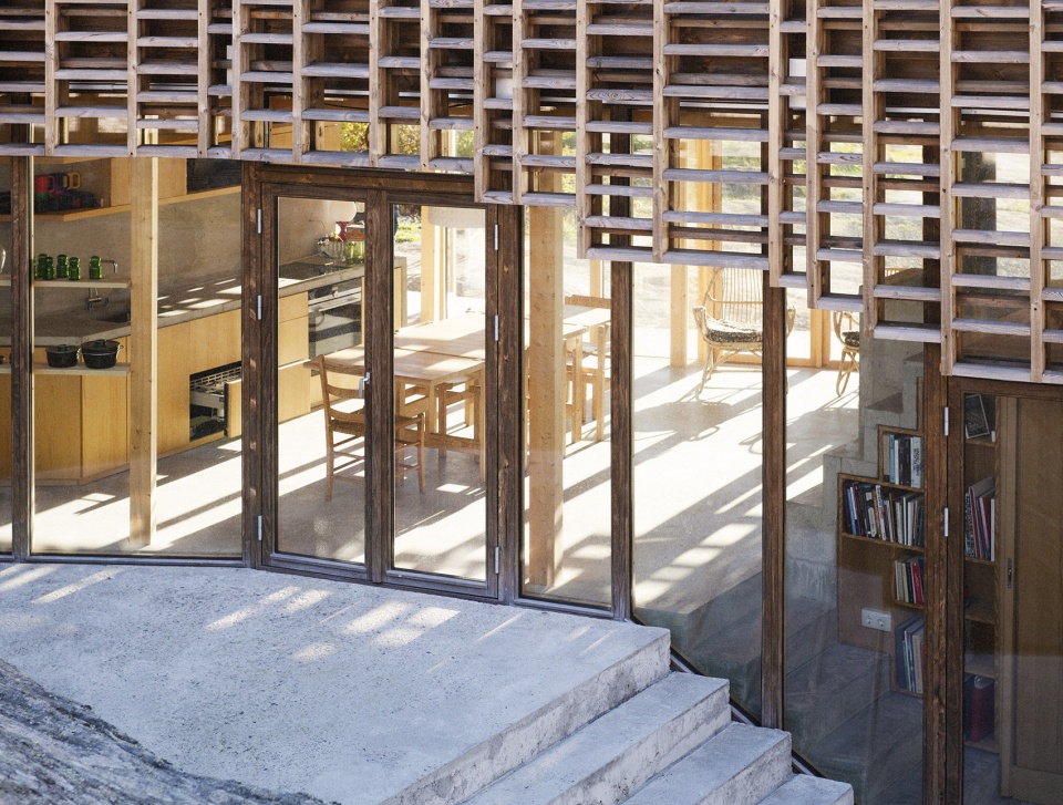 挪威弧线岩石上的岛上之家-19